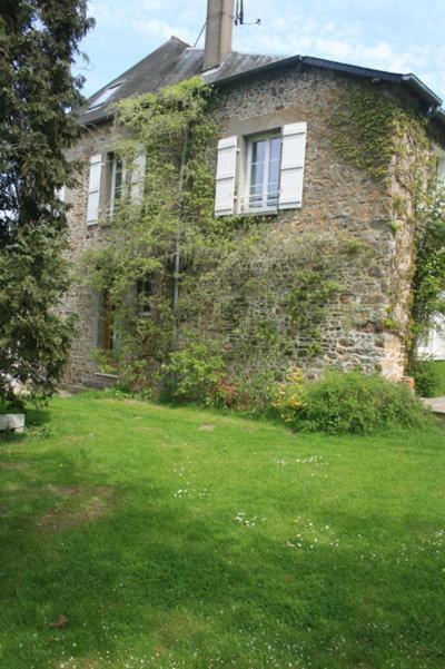 Chambres D'Hotes Les Ifs Montsûrs Exterior foto