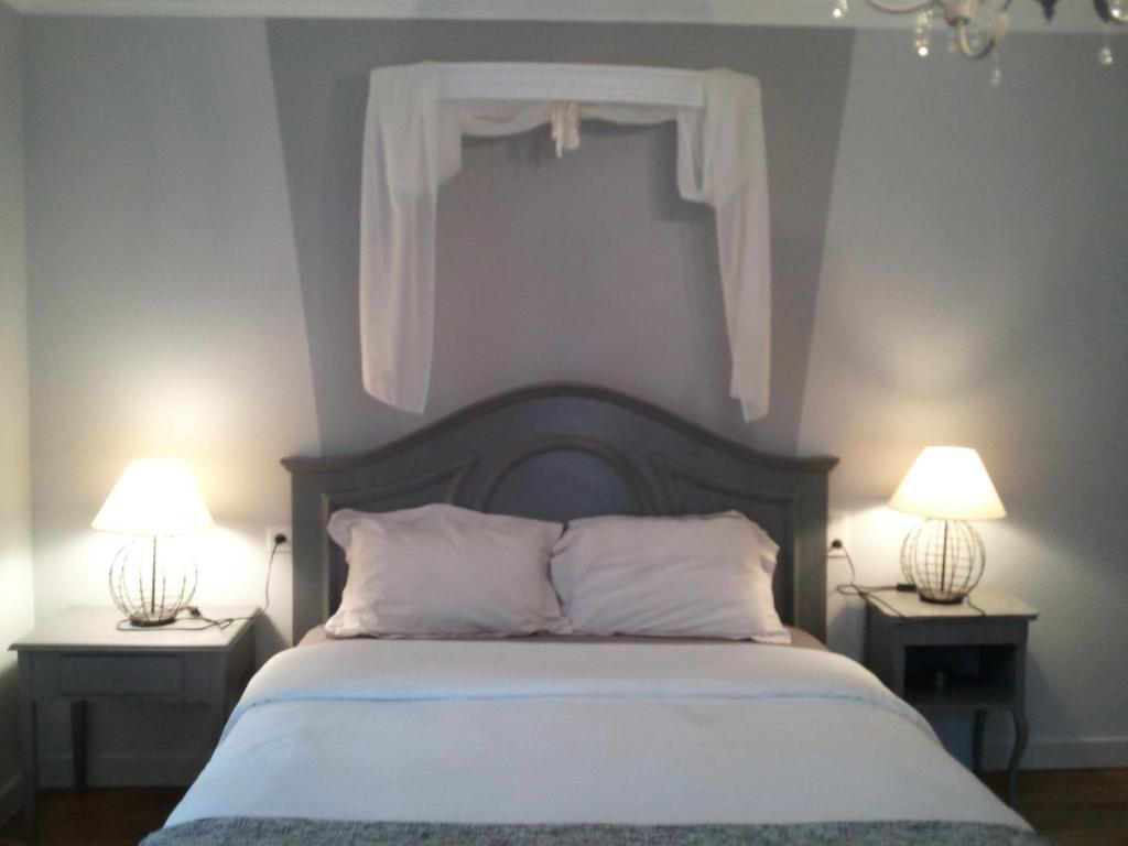 Chambres D'Hotes Les Ifs Montsûrs Zimmer foto