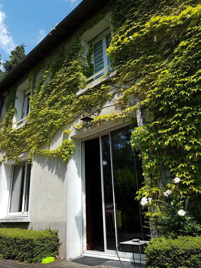 Chambres D'Hotes Les Ifs Montsûrs Exterior foto